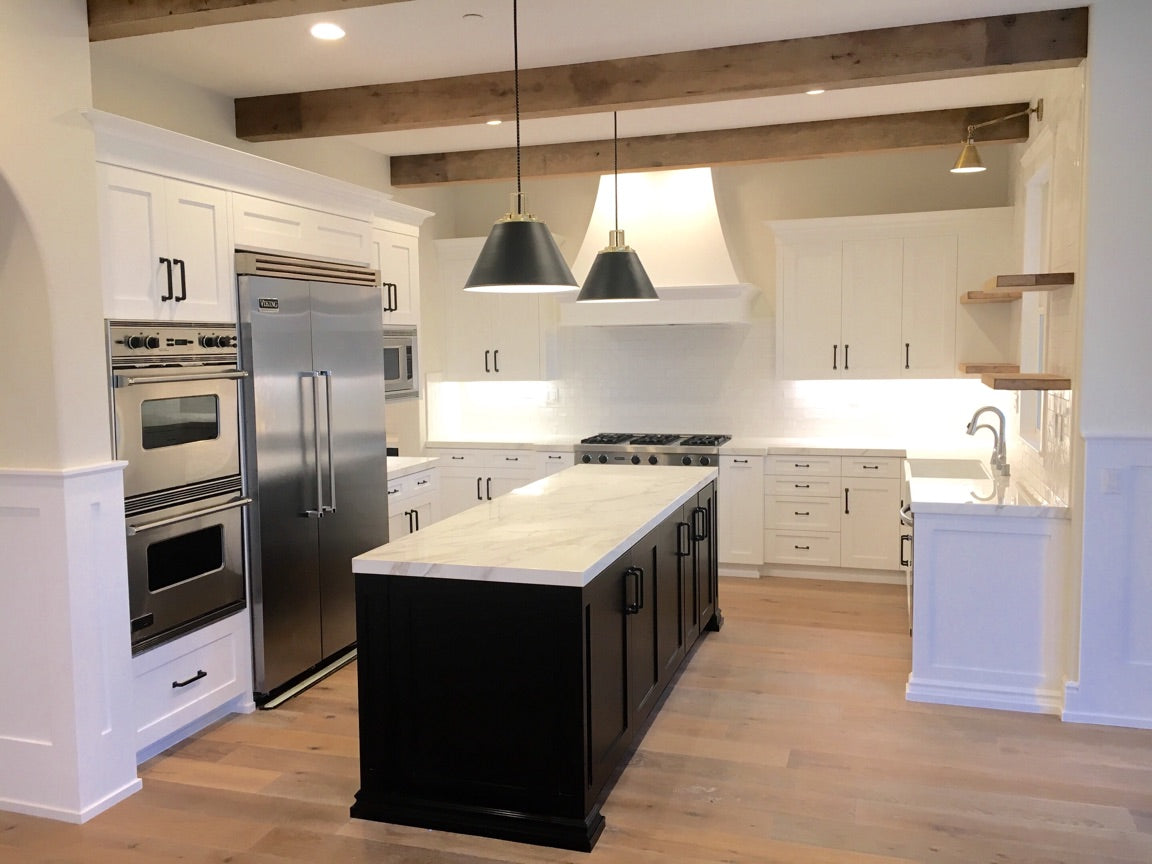 Reclaimed Barn Wood Rough Sawn Beams for Ceilings